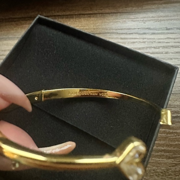 Kate spade rock solid stone heart hinge cuff bracelet - Picture 6 of 7